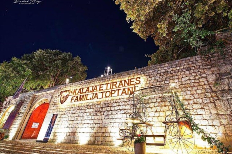 Tirana: Paseo por los lugares históricos y degustación de raki