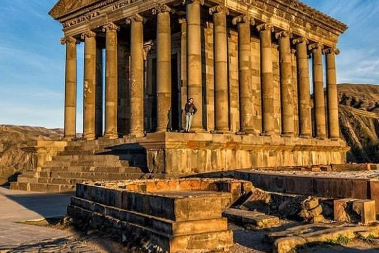 2 Countries in 1 Day:From Tbilisi to Armenia-Sevan & Yerevan
