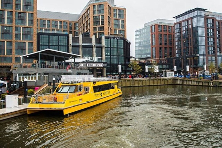 DC: Hop-on Hop-off Bus Tour &amp; Sightseeing Water Taxi Cruise