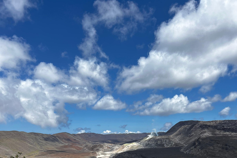 Isabela Island: Guided tour of the Sulfur Mines and unique volcanic landscapes Isabela Island: Guided Tour of the Rio Tinto Mines and Unique Volcanic Landscapes