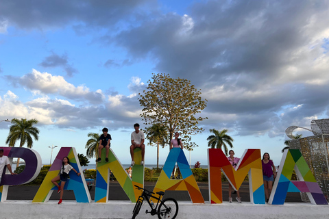 "Fietstour Casco Viejo en Panama Stad Ontdek de essentieFietstour in Panama Stad en de Oude Stad met lokale gids