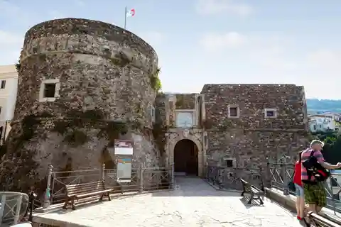 Calabria: Capo Vaticano, Tropea and Pizzo Tour