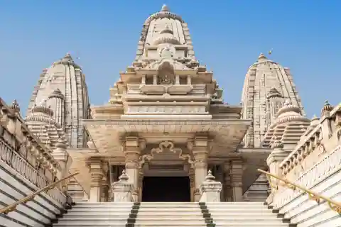 Spiritual Trails of Hyderabad (2 Hours Guided Temples Tour)