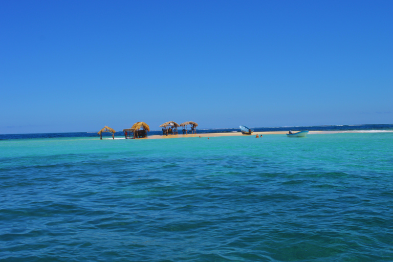 بويرتو بلاتا: جولة إرشادية في خليج أمبر وخليج تاينو