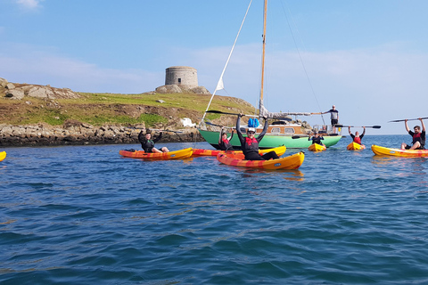 Mit dem Seekajak vom Killiney Strand nach Dalkey IslandMit dem Seekajak von Killiney Beach nach Dalkey Island