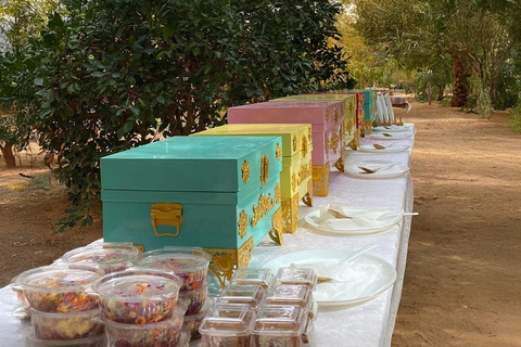 AlUla: Oasis Farm Tour and Traditional Feast with Locals