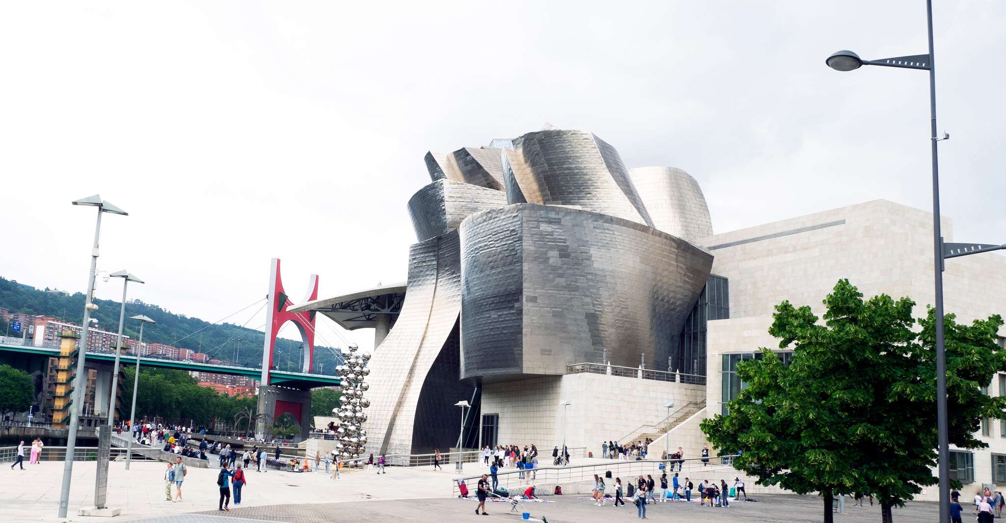 Guggenheim: Art explained by artists