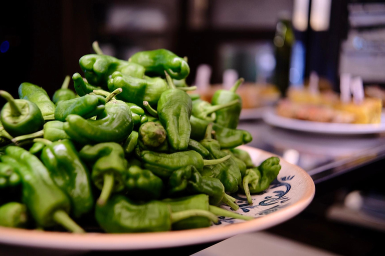 Santiago de Compostela: Food Tour with 6 Tastings & Drinks