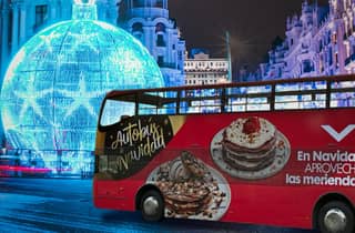 Madrid: Weihnachtslicht-Bus im Obergeschoss