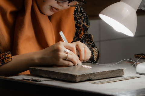 Yogyakarta : Atelier de fabrication traditionnelle de bijoux en argent