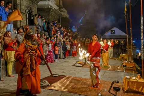 Kathmandu: Pashupatinath Temple Evening Aarati Tour