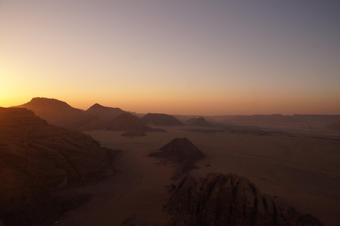 Wadi Rum: 1-Day Sunrise Balloon above Rum Valley & Transfer 1-Day Sunrise Balloon with Jeep Tour and Meals