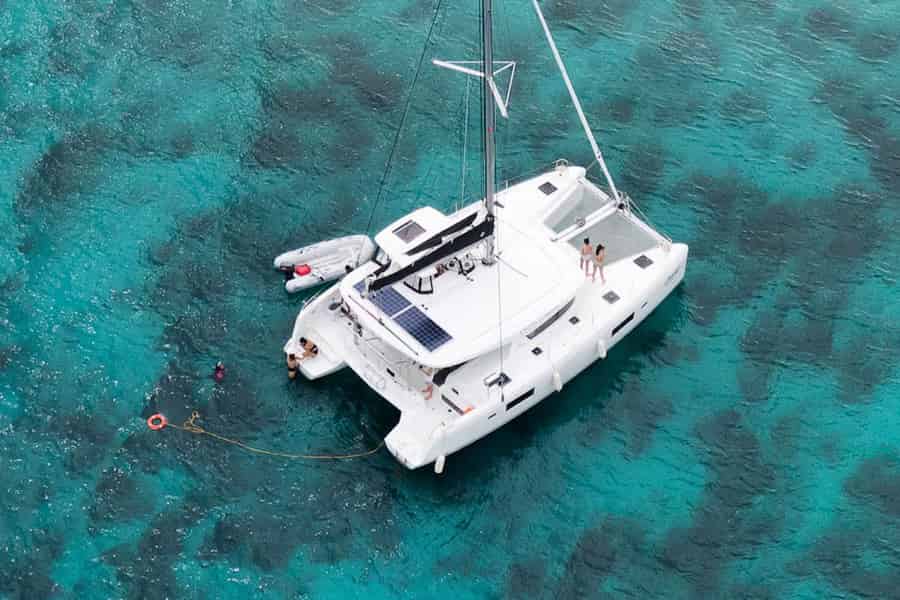 Rhodos: All-inclusive-Katamaran-Ausflug mit Mittagessen und Getränken. Foto: GetYourGuide Rhodos: All-inclusive-Katamaran-Ausflug mit Mittagessen und Getränken. Foto: GetYourGuide