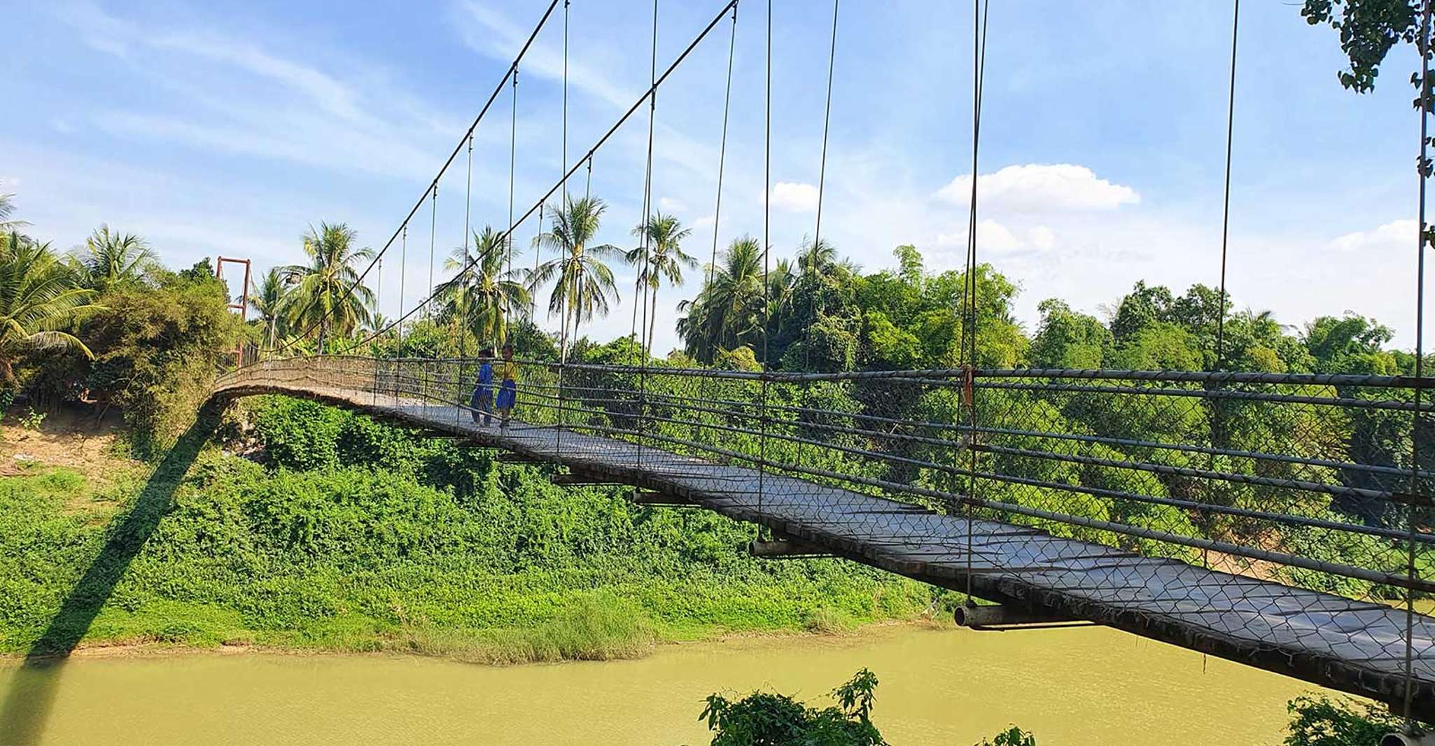 Battambang, train de bambou, temples et grottes de Bat City Tour - Hizvo