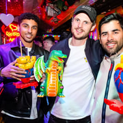 Valencia: Guided Pub Crawl Experience with Club Entry