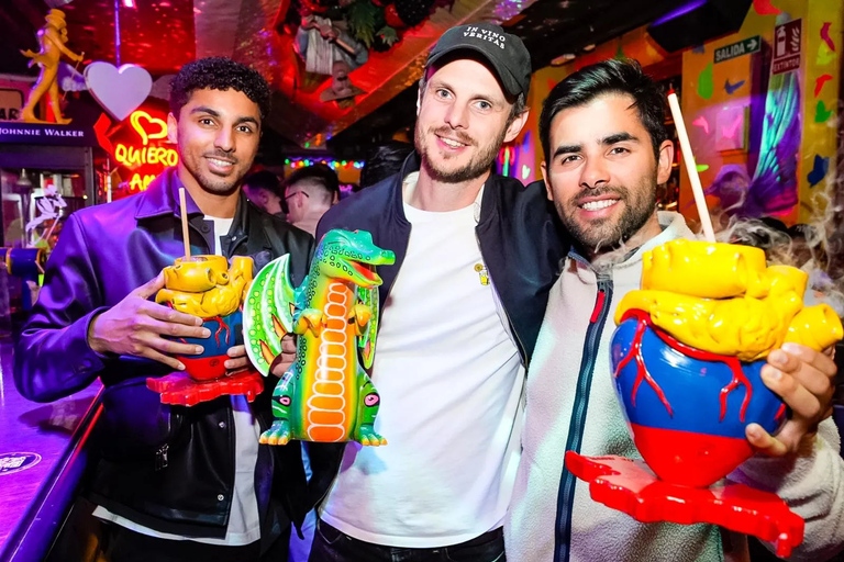 Valência: experiência guiada de pub crawl com entrada em discotecaValência: Experiência guiada de pub crawl com entrada em discoteca