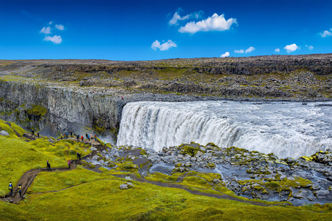 Self-Drive: Iceland Express Circle (6 days) Dacia Duster - Standard Accommodation