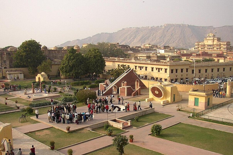 Visite spirituelle et royale de Jaipur - Temples et palaisJaipur : temple Govinddevji, palais de la ville et Jantar Mantar