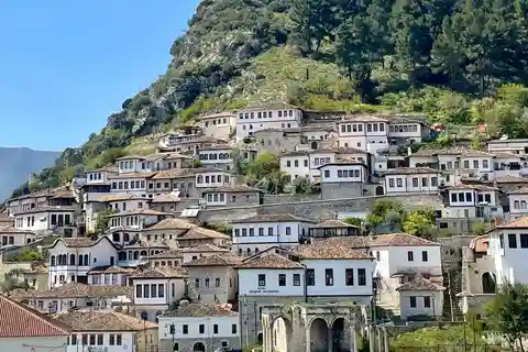 Tirana/Durres: Berat UNESCO City, Mangalem and Gorica Tour