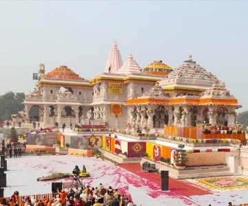 From Lucknow: Ayodhya Private Tour with Lunch and Boat Ride