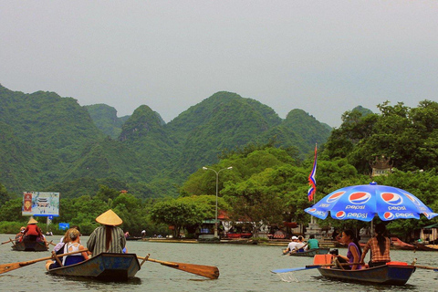 Hanoi: Perfume Pagoda, Huong Tich Cave & Boat Tour Group Tour