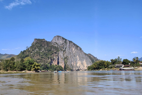 Luxury Mekong Cruise: Chiang Rai to Luang Prabang (2 Days)