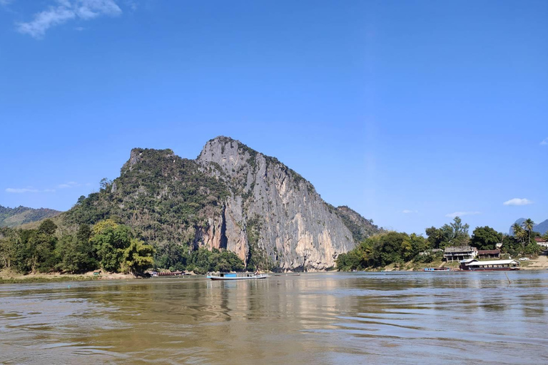 Luxury Mekong Cruise: Chiang Rai to Luang Prabang (2 Days)