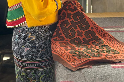 Lima: Cultural activity about the art of Shipibo women in a museum