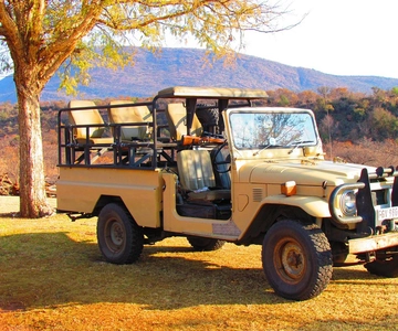 Safari de 2 dias de Zanzibar a Mikumi: Transfer de luxo e jipe aberto