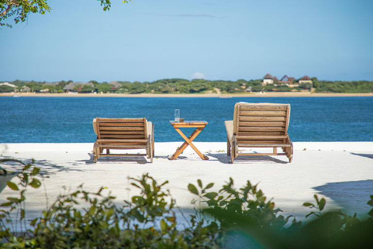 10-Day Private Safari and Diani Beach Tour