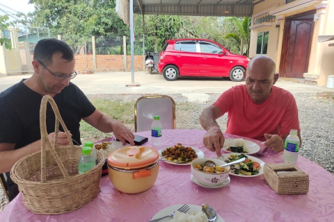 Fietsen door het dorp en het platteland met een lokaal dinerOdambang Fietstocht door het dorp en diner met plaatselijke bewoners
