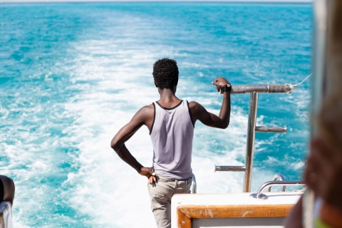 Zatoka Makadi: Wycieczka na wyspę Orange z nurkowaniem i parasailingiemWycieczka z Makadi Bay z prywatnym transferem