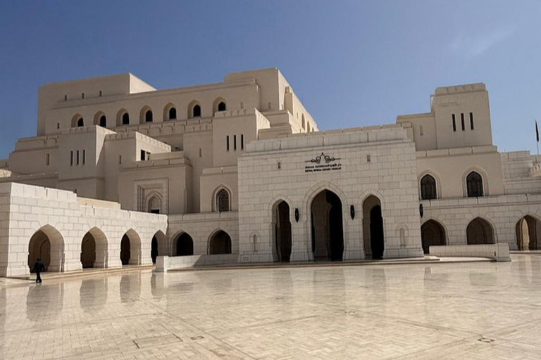 Muscat: City Highlights Tour with Grand Mosque & Souq Shared