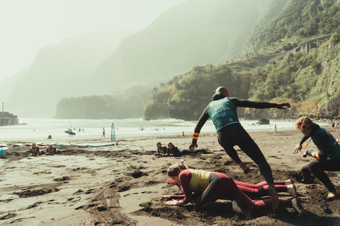 Madeira : Experiencia de surf para todosClase de surf en grupo semiprivado