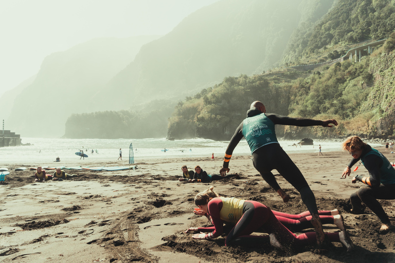 Madeira : Experiencia de surf para todosClase de surf en grupo semiprivado