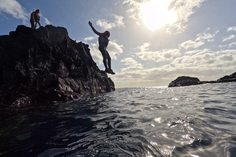 Azores Coasteering – Caloura l S. MiguelAzoren Coasteering – Caloura l S. Miguel