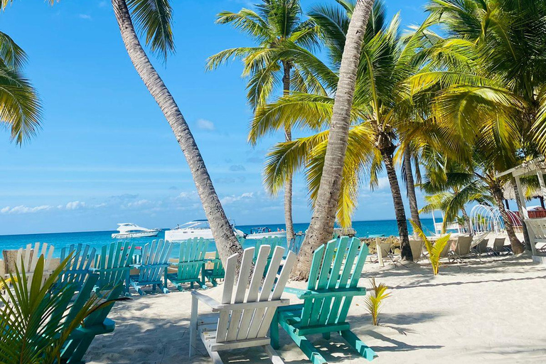 Punta Cana: Island escape to Saona, catamaran & beach lunch Punta Cana: Catamaran Party Cruise | Open Bar & Snorkeling