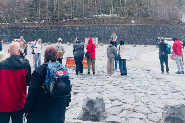 From Tokyo: Mount Fuji Full Day Customizable Private Tour LUXURY LAND CRUISER