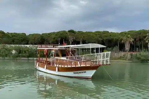Antalya: Özel Mini Grup Balıkçılık Turu - Catch & Grill