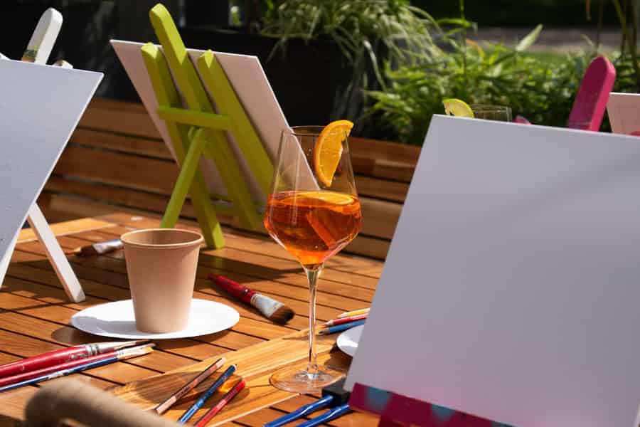 The DJNGL Heidelberg: Tapas & Paint Summer Special auf unserer Terrasse. Foto: GetYourGuide The DJNGL Heidelberg: Tapas & Paint Summer Special auf unserer Terrasse. Foto: GetYourGuide