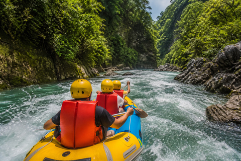 Zhangjiajie: Mengdong River Rafting Ticket with Transfer Rafting Ticket with Round-Trip Hotel Transfer