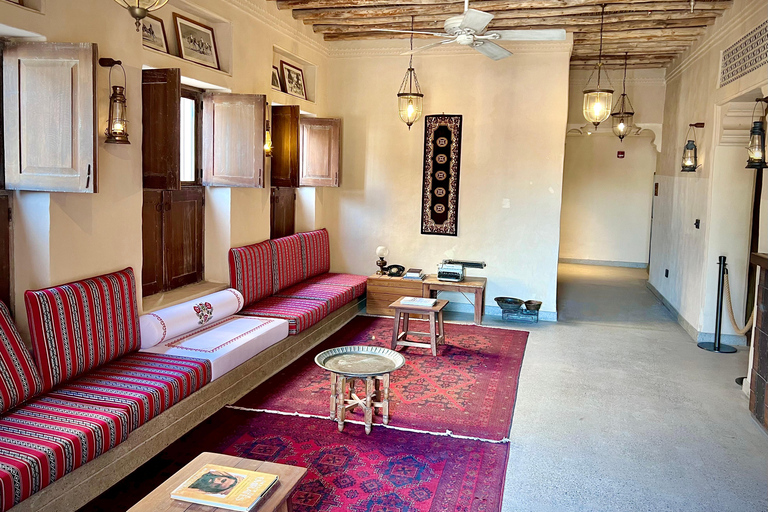 Dubai. Old Town,Museums,Markets,Street Food&Abra Boat Tour Shared Tour in Spanish