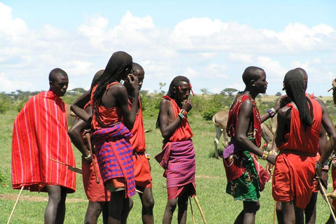 TOUR GIORNALIERO DI ESPERIENZA CULTURALE NEI VILLAGGI MASAI.TOUR DI UN GIORNO DELL&#039;ESPERIENZA CULTURALE DEL VILLAGGIO MASAI.