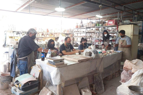 Arequipa: Hands-on clay modeling class in an art studio