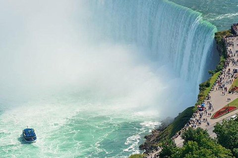 Visite des chutes du Niagara au départ des chutes du Niagara, CanadaExcursion aux chutes du Niagara avec bateau, voyage, Skylon et déjeuner