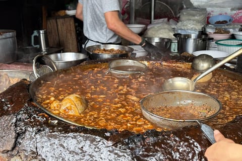 Thai Noodle Trail: Local Flavors & Bangkok Stories - Image 2