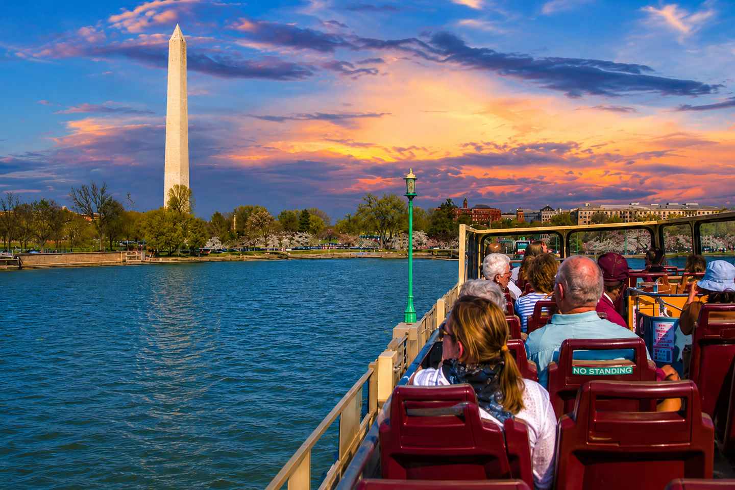 DC: Sightseeing Sunset Tour by Open-top Bus with Live Guide - Monuments & Memorials Sunset Tour