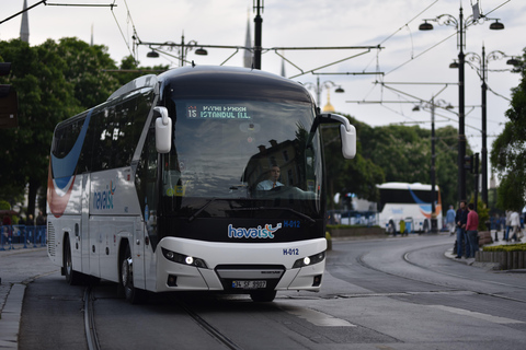 Istanbul: navetta aeroportuale 24 ore su 24, 7 giorni su 7 da/per IST - SultanahmetDa/Per Aeroporto di Istanbul (IST) - Sultanahmet (Città Vecchia)