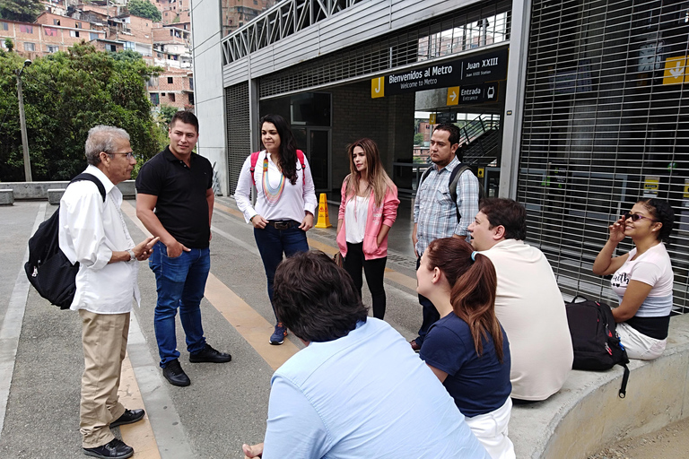 Comuna 13 Narrated by its Leaders