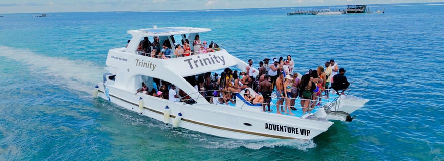 Punta Cana : Party Boat, snorkeling, open bar et hip-hop